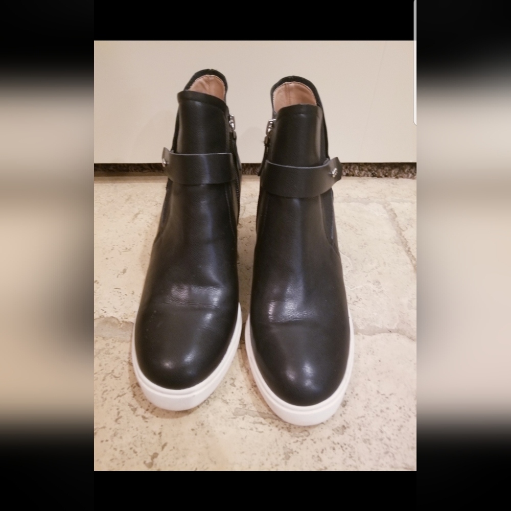 Black Leather L.Paolo Bootie